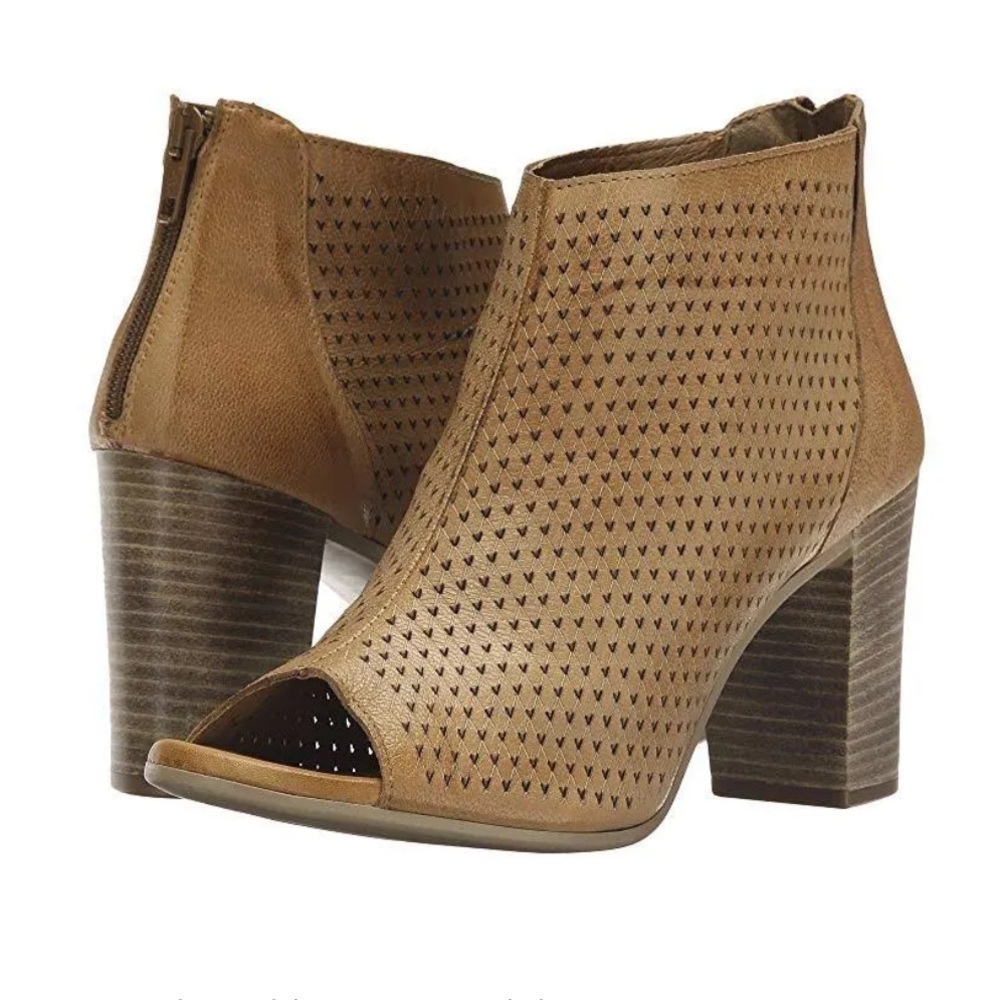 Kenneth Cole Women's Nina Open Toe Perforated Heel